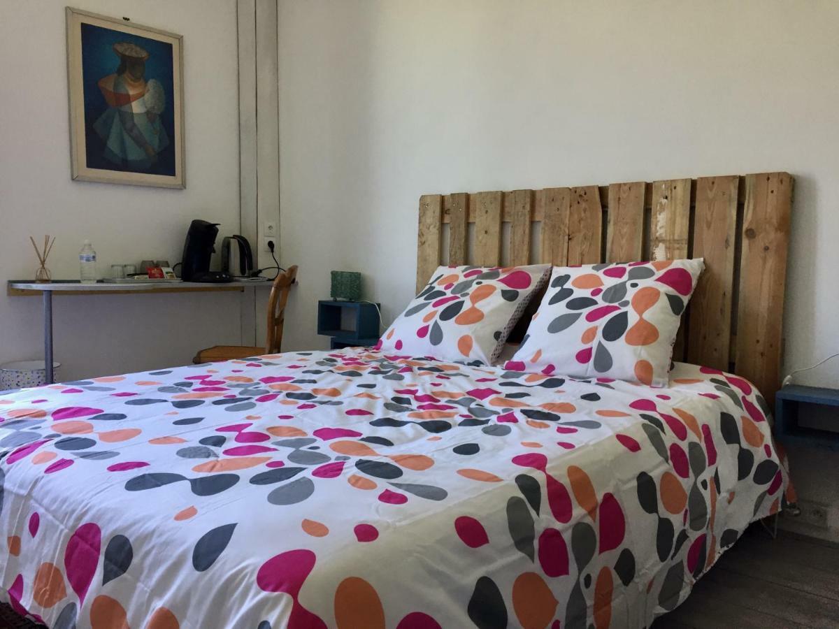 Aux Berges Du Coubisou Bed & Breakfast Eksteriør bilde